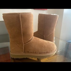 New in Box Size7 UGG Classic Short boot customized by celeb tattoo artist JonBoy